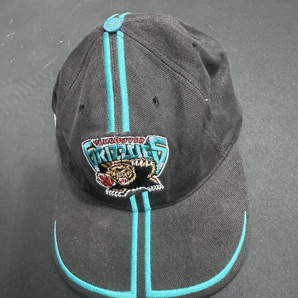Vintage Vancouver Grizzlies Sports Specialties NBA Black Teal Adjustable Hat